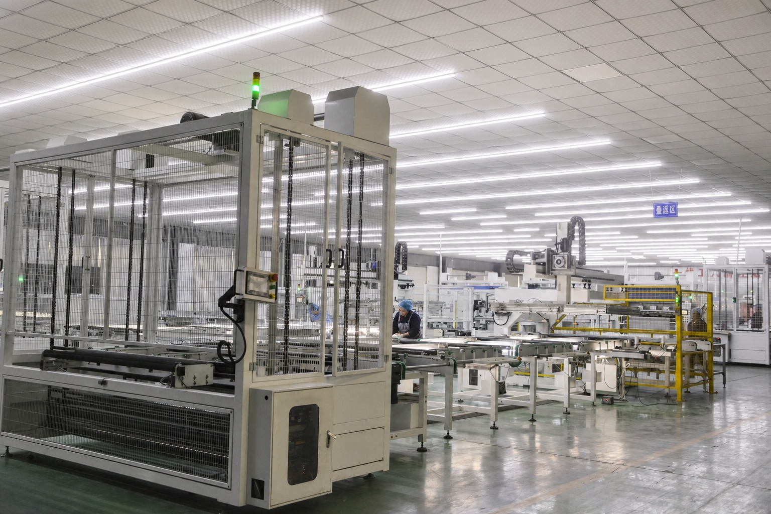 Wide view of the Sunhorn photovoltaic module production workshop
